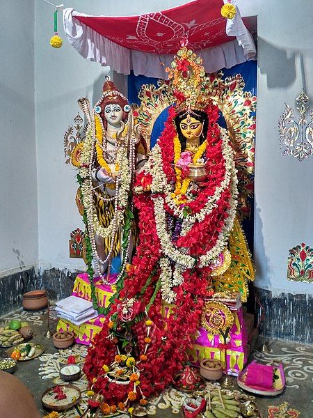Beautiful statues of Goddess Annapurna with her husband, Lord Shiva.