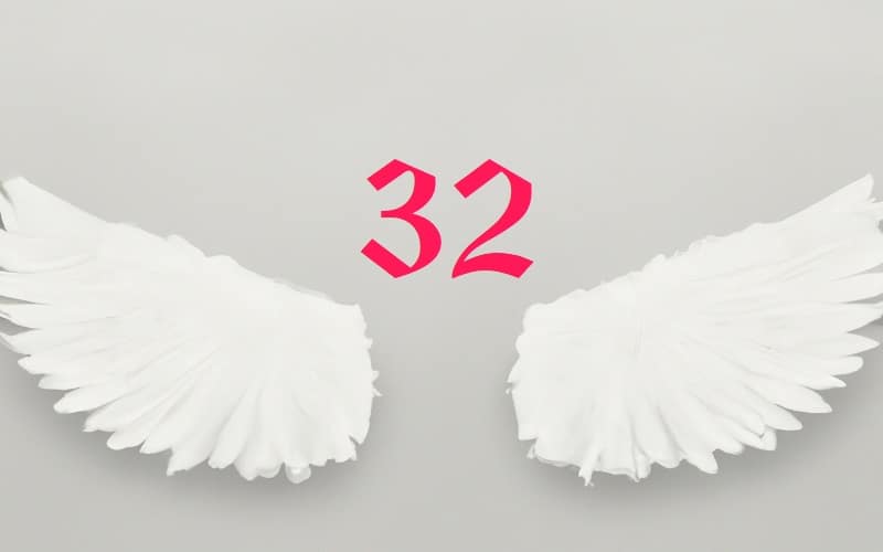 Angel Number 32 encourages us to express ourselves freely, let our creative juices flow, and to communicate our feelings with clarity and confidence.