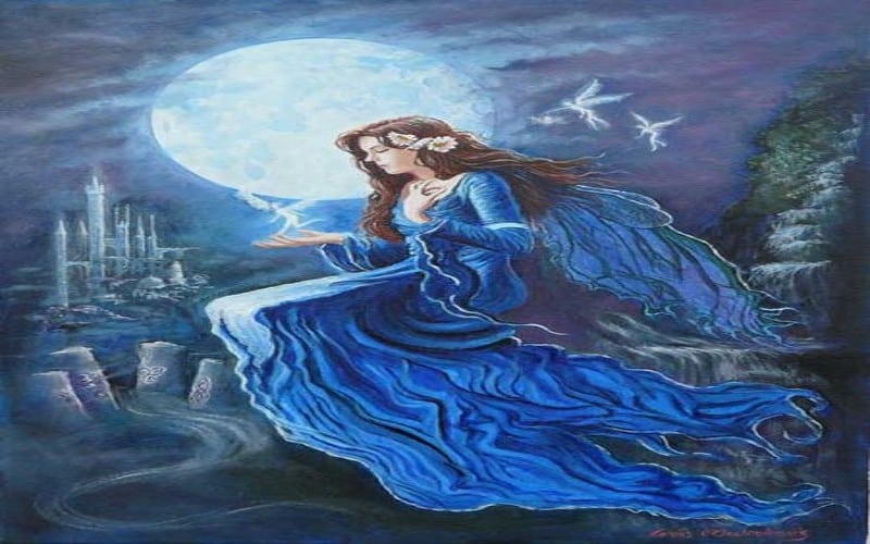 Áine is a Celtic goddess of summer, luck and fertility. Strongly associated with water and healing. She is also regarded as a deity of love.